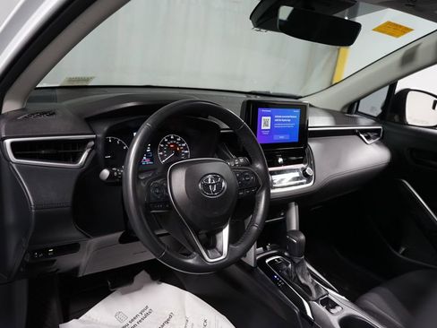 Certified 2024 Toyota Corolla Cross LE image 11