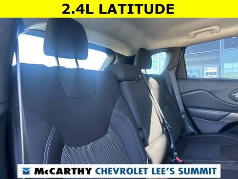 Used 2019 Jeep Cherokee Latitude w/ Popular Appearance Group image 38