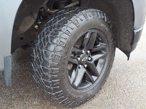 Used 2021 Chevrolet Silverado 1500 LT Trail Boss AWD/4WD image 9