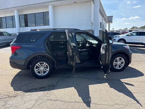 Used 2023 Ford Explorer XLT w/ Equipment Group 202A AWD/4WD image 8