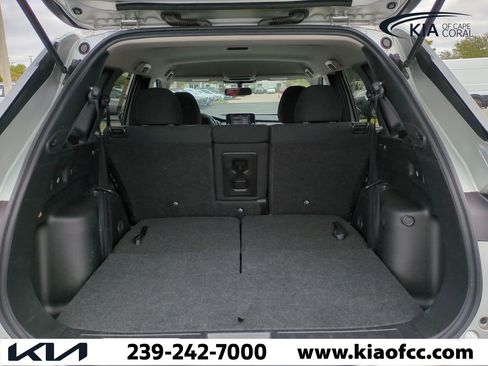 Used 2024 Mitsubishi Outlander ES image 12