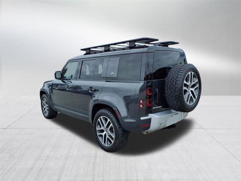 Used 2022 Land Rover Defender 110 SE image 6