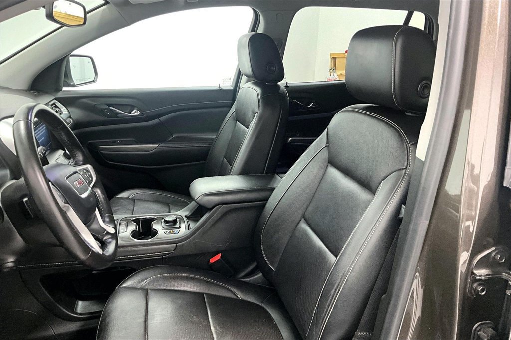 Used 2020 GMC Acadia SLT w/ Premium Package FWD image 30