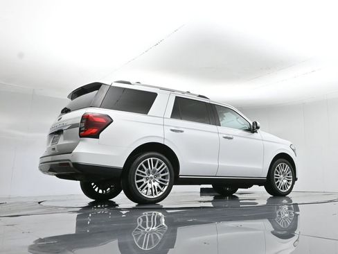 Used 2024 Ford Expedition Limited image 59