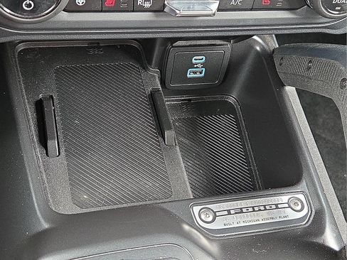 Used 2025 Ford Bronco Badlands AWD/4WD image 18