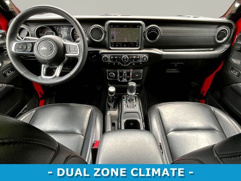 Used 2023 Jeep Gladiator Overland w/ Cold Weather Group AWD/4WD image 8
