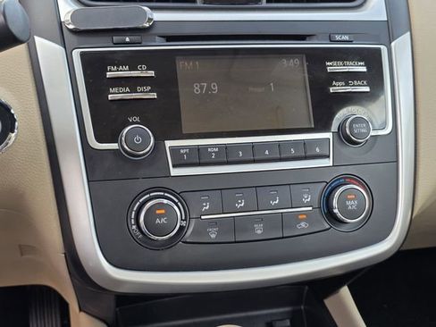Used 2016 Nissan Altima 2.5 S w/ Interior Lighting Package FWD image 8