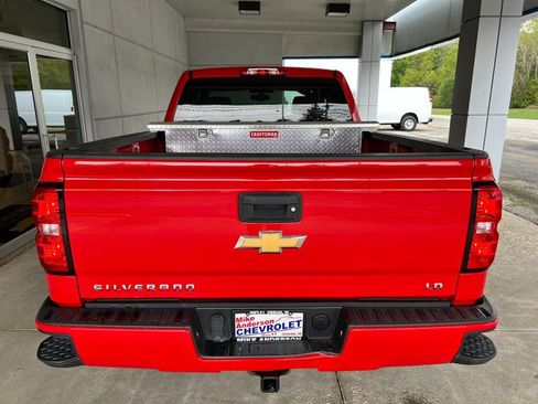 Used 2019 Chevrolet Silverado 1500 Custom w/ Custom Convenience Package AWD/4WD image 8