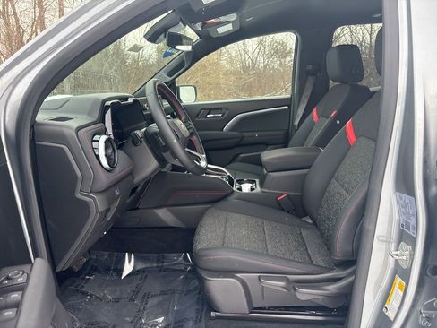 Used 2023 Chevrolet Colorado Z71 w/ Advanced Trailering Package image 2