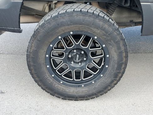 Used 2015 Ford F150 XLT image 7