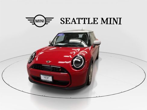 Certified 2025 MINI Cooper S image 4