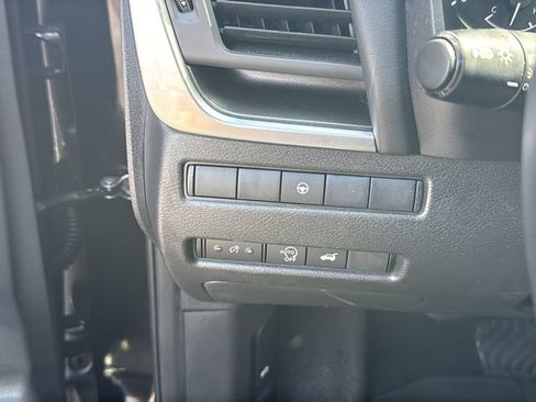 Used 2025 Nissan Rogue SV FWD image 14