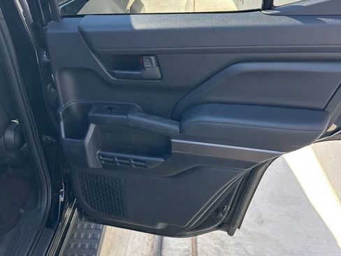 Used 2025 Toyota 4Runner SR5 AWD/4WD image 14