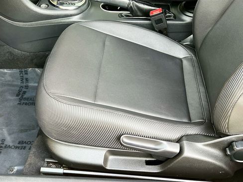 Used 2013 Volkswagen Beetle TDI image 17