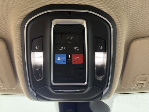 Used 2022 Jeep Grand Cherokee L Limited image 33