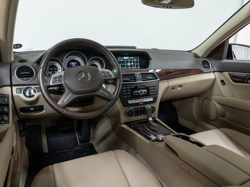 Used 2014 Mercedes-Benz C 300 4MATIC Sedan image 16