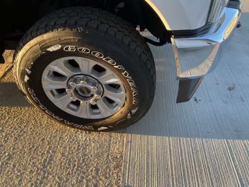 Used 2021 Ford F250 XL w/ STX Appearance Package image 4