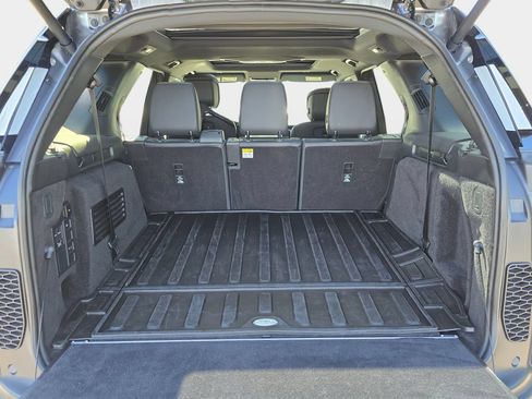 Certified 2025 Land Rover Discovery S AWD/4WD image 12