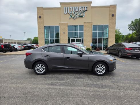 Used 2017 MAZDA MAZDA3 Sport w/ Preferred Equipment Package FWD image 1