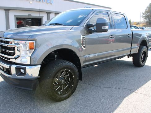 Used 2022 Ford F250 Lariat image 2
