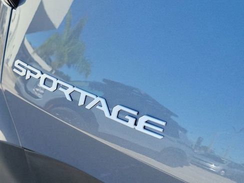 Used 2025 Kia Sportage EX w/ Premium Package image 8