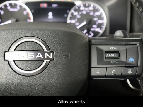 Used 2026 Nissan Rogue SV FWD image 10
