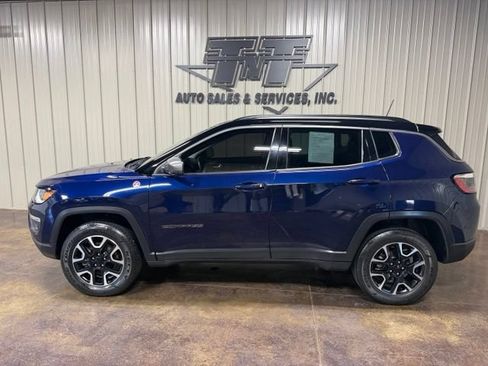Used 2021 Jeep Compass Trailhawk w/ Sun and Sound Group AWD/4WD image 3