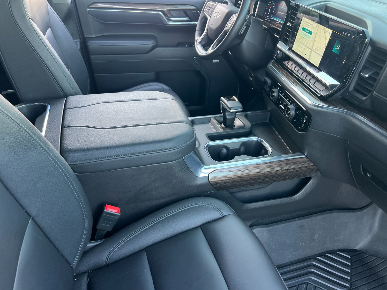 Used 2025 Chevrolet Silverado 1500 LT Trail Boss w/ LT Trail Boss Premium Package AWD/4WD image 15