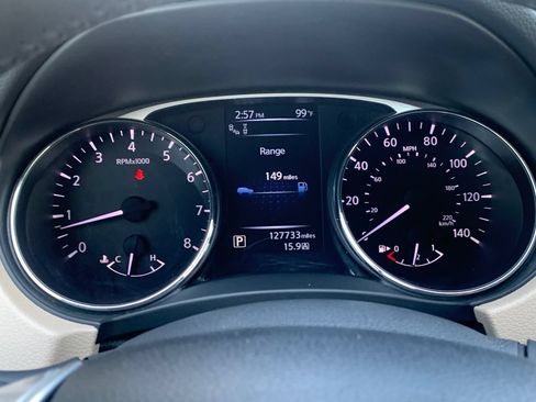 Used 2016 Nissan Rogue SL w/ SL Premium Package FWD image 10