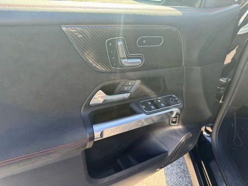 Used 2023 Mercedes-Benz GLB 250 image 10