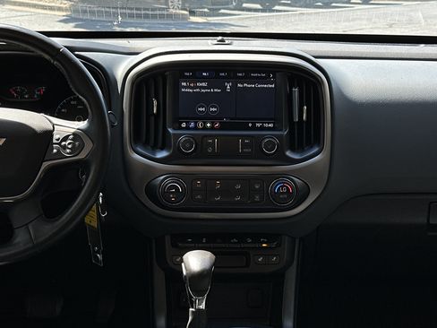 Used 2022 Chevrolet Colorado Z71 AWD/4WD image 23