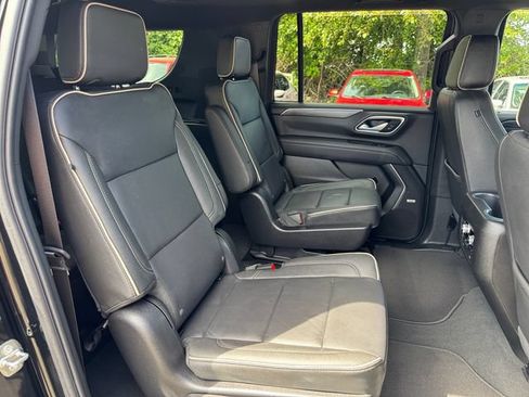 Used 2024 GMC Yukon XL SLT w/ SLT Luxury Package AWD/4WD image 22