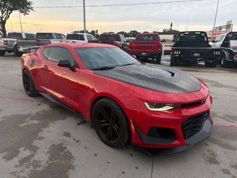 Used 2019 Chevrolet Camaro ZL1 RWD image 4