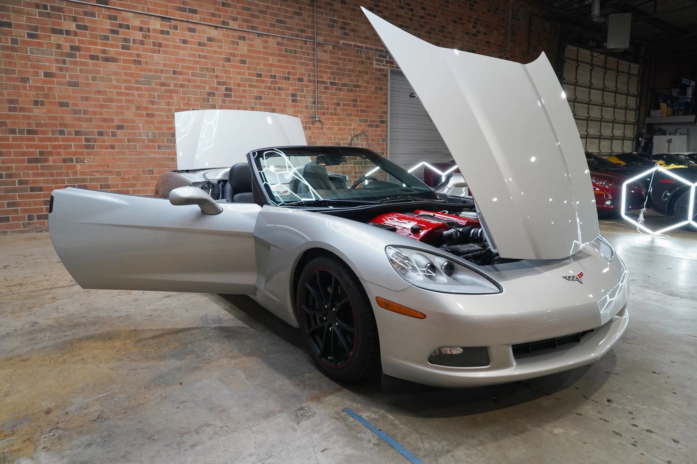Used 2006 Chevrolet Corvette Coupe w/ Preferred Equipment Group RWD image 24