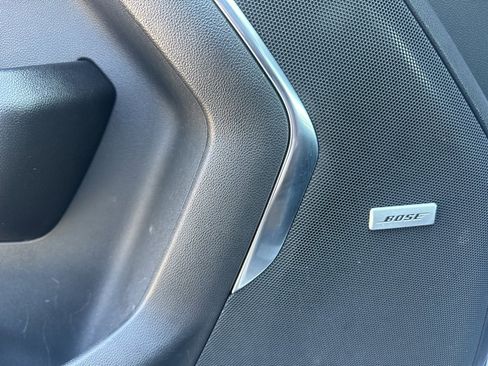 Used 2023 Chevrolet Suburban Premier image 15