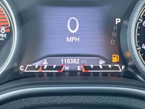 Used 2019 Jeep Cherokee Trailhawk image 13