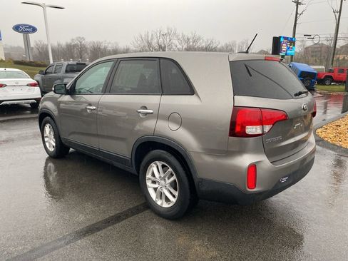 Used 2015 Kia Sorento LX image 5