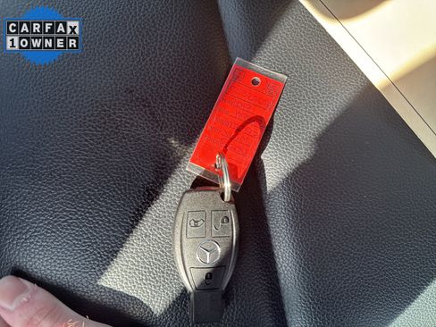 Used 2019 Mercedes-Benz Metris Passenger image 20