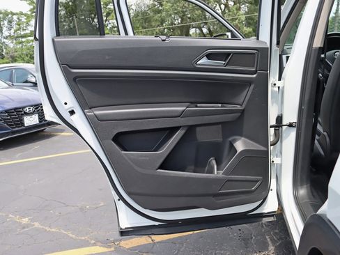 Used 2018 Volkswagen Atlas SE image 34