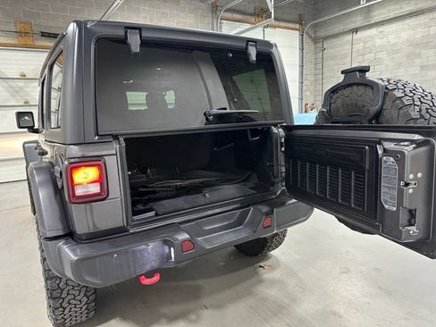 Used 2021 Jeep Wrangler Unlimited Rubicon w/ Cold Weather Group AWD/4WD image 22