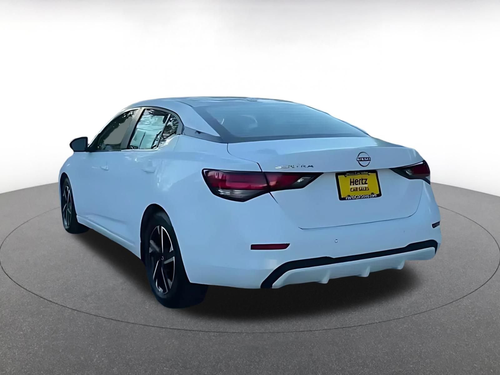 Used 2025 Nissan Sentra SV FWD image 10