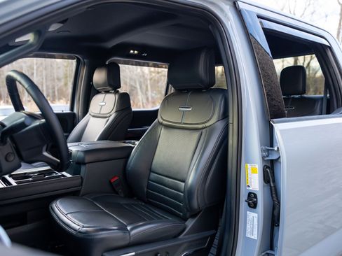 Used 2025 Ford F450 Platinum image 31