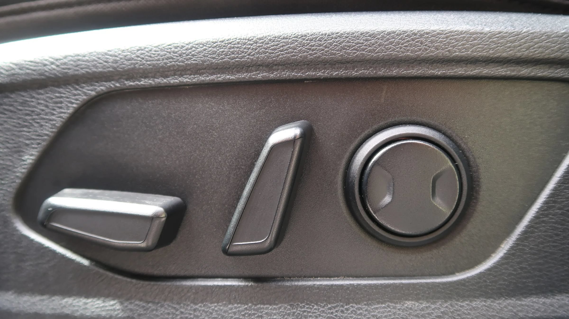 Used 2025 Kia Sportage X-Line w/ Premium Package AWD/4WD image 29