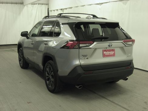Used 2023 Toyota RAV4 XLE Premium image 27