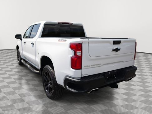 Used 2025 Chevrolet Silverado 1500 LT Trail Boss w/ Convenience Package II AWD/4WD image 8