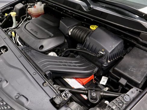 Used 2023 Chrysler Voyager LX FWD image 15