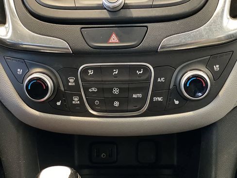 Used 2018 Chevrolet Equinox Premier image 22