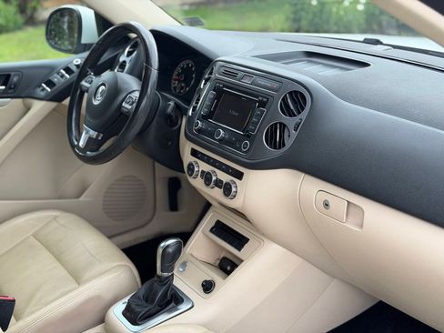 Used 2013 Volkswagen Tiguan SEL AWD/4WD image 13