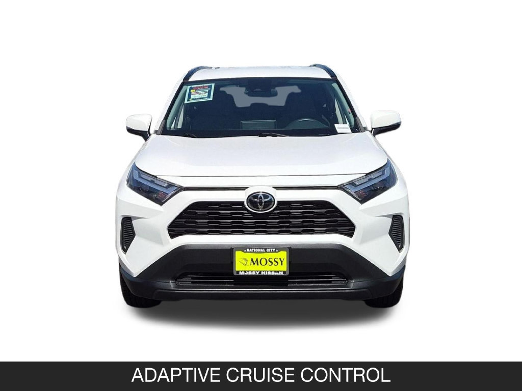 Used 2022 Toyota RAV4 XLE AWD/4WD image 4