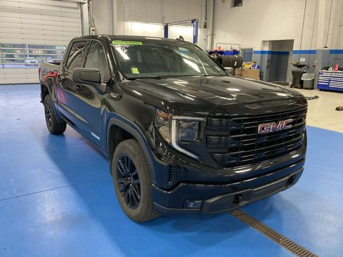 Used 2024 GMC Sierra 1500 Elevation w/ Preferred Package AWD/4WD image 1